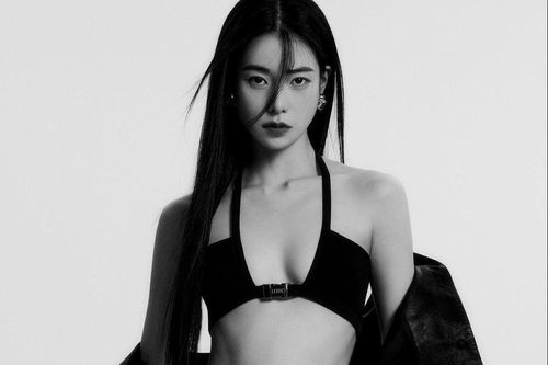 Ác nữ 'The Glory' mặc bra táo bạo