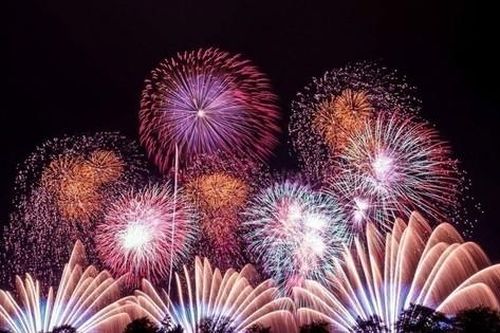 Nhiều địa phương trả lại tiền vì không có pháo hoa bắn đêm Giao thừa