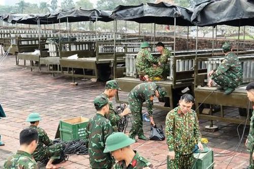 Trận địa pháo hoa 2.000 quả tại Huế trước giờ khai hỏa đón năm mới