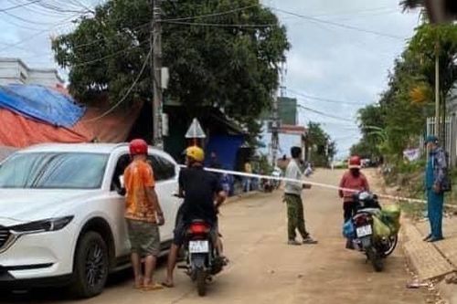 Người chồng dùng dao đâm vợ nguy kịch tối 29 Tết