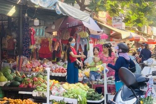 TP Hồ Chí Minh: Nhộn nhịp phiên chợ cuối cùng trong năm