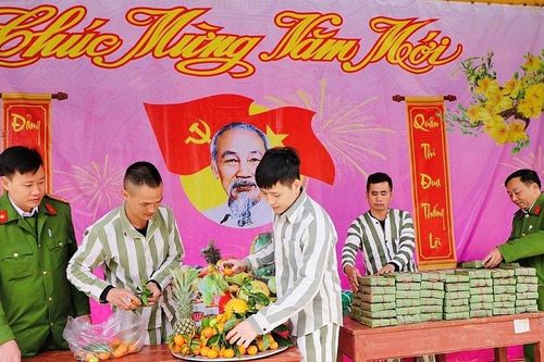 Ninh Bình: Tết của những 'bước chân' lầm lỡ