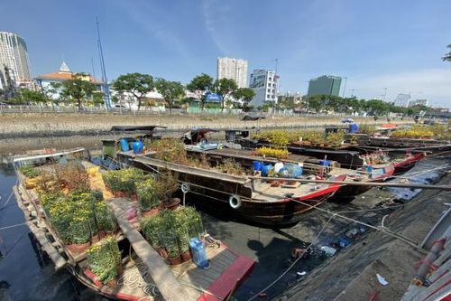 Chợ hoa 'Trên bến dưới thuyền' ngày 30 Tết