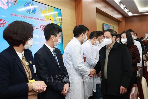 Thủ tướng Phạm Minh Chính thăm, chúc Tết tại các bệnh viện ở Hà Nội