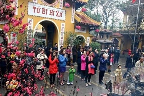 Nét đẹp lễ chùa đầu năm của người Việt