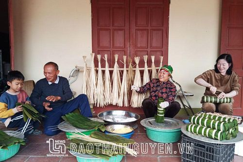 Giữ hương vị bánh chưng lá chít