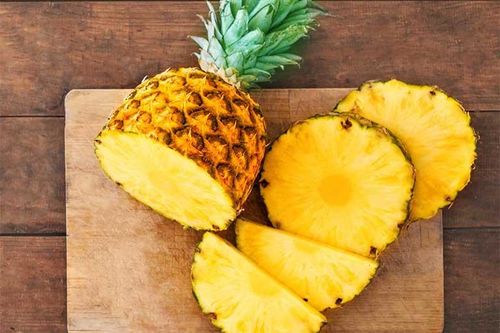 Đem dứa ngâm với loại nước này trước khi ăn, đảm bảo không bị rát rưỡi