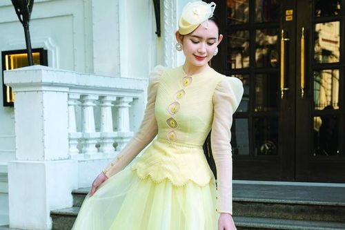 Quý cô đón nắng Xuân