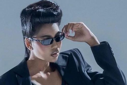 Á hậu Thái Lan bị chỉ trích vì khoe ảnh nhạy cảm đầu năm mới