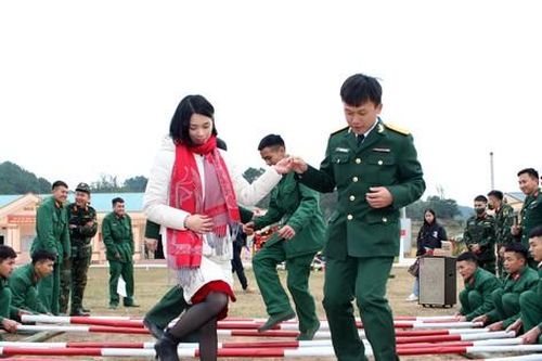 Tết nhân ái, gắn kết yêu thương của người lính Quân khu 1