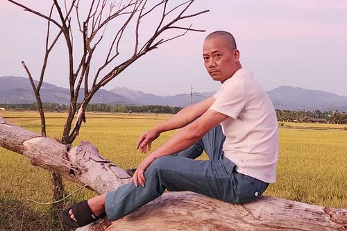 'Ông trùm làng hài Tết' viên mãn bên vợ trẻ kém 9 tuổi cùng 3 con