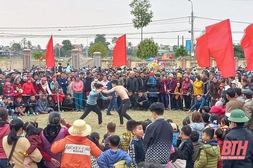 Sôi nổi Hội vật dân tộc xã Hoằng Lưu xuân Quý Mão 2023
