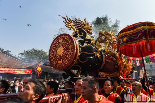 Rước pháo làng Đồng Kỵ ngày mùng 4 Tết