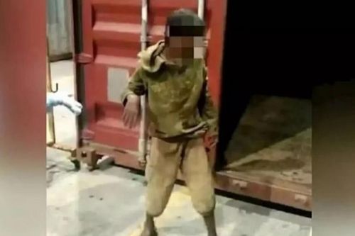Ngủ quên trong thùng container khi chơi trốn tìm, cậu bé 'thức dậy ở một nơi xa' và cái kết diệu kỳ
