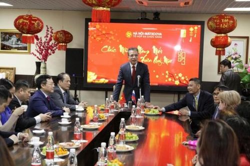 Đại sứ Đặng Minh Khôi thăm và chúc Tết cộng đồng người Việt tại Nga