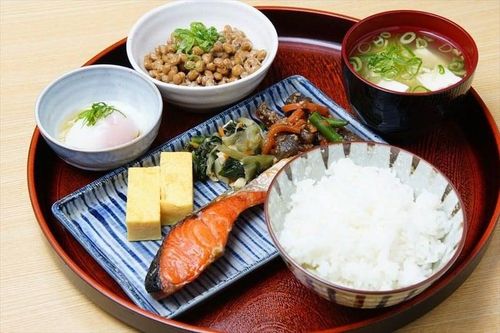 Người Nhật 'lười' tập thể dục nhưng vẫn ít bệnh, sống thọ nhất thế giới: Bí quyết hóa ra rất đơn giản