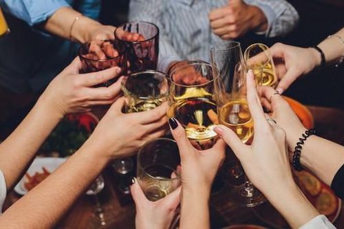 Những rối loạn tâm thần do rượu bạn nhất định phải biết trong dịp Tết