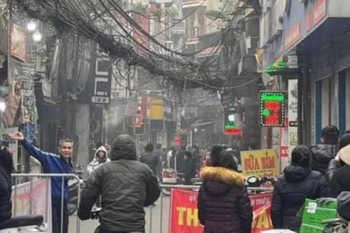 Hóa vàng sơ ý để cháy lan vào nhà