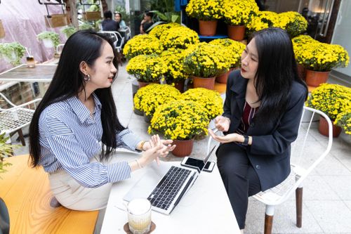Cảnh trái ngược ở TP.HCM, Hà Nội trong ngày đầu làm việc sau Tết