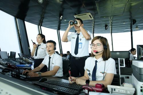 Điều hành gần 14 nghìn chuyến bay an toàn dịp Tết