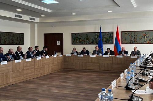 EU 'vươn tay' tới xung đột ở Kavkaz, cùng Armenia tổ chức đối thoại lần đầu tiên