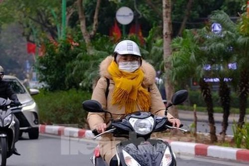Hà Nội rét mướt, giao thông 'dễ thở' ngày đầu tiên đi làm sau nghỉ Tết