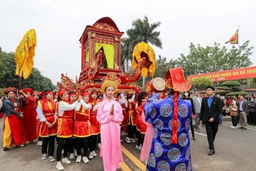 Tưng bừng khai hội đền Hai Bà Trưng Xuân Quý Mão 2023