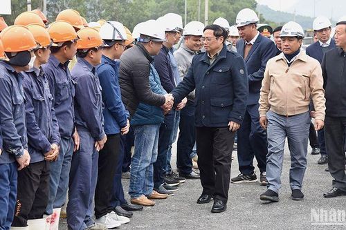 Thủ tướng Phạm Minh Chính kiểm tra các dự án cao tốc trên địa bàn Thanh Hóa, Nghệ An