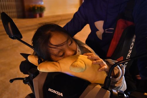 Người miền Tây xuyên đêm trở lại TP.HCM sau Tết