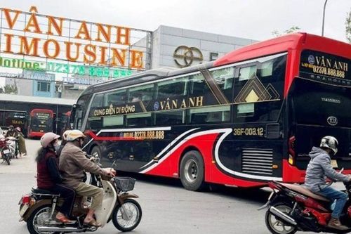 Một nhà xe bỏ gần 40 'lốt' trong bến để ra ngoài chạy dù