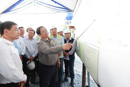 Thủ tướng kiểm tra tiến độ xây dựng cầu Nhơn Trạch