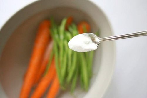 Rửa rau củ cho thêm thứ này vào cả đời không bao giờ lo mắc bệnh, bao nhiêu hóa chất đều bay sạch