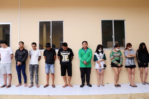 Sóc Trăng: Bắt giữ 10 đối tượng tàng trữ, tổ chức sử dụng ma túy