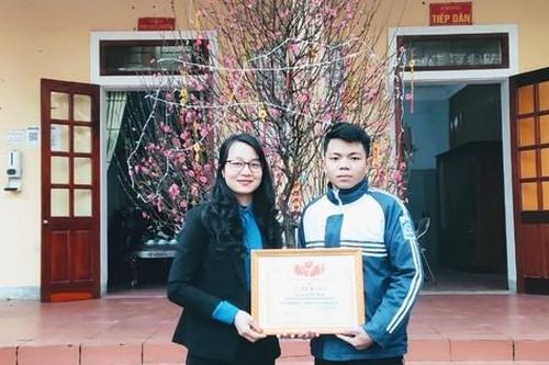 Nam sinh trả lại hơn 41 triệu đồng cho người đánh rơi