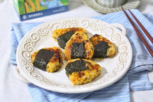 Cách làm cơm nắm lạ miệng, thơm ngon