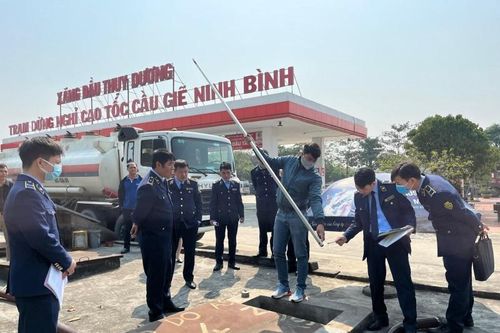 Xử phạt 30 triệu đồng 2 cơ sở kinh doanh xăng dầu vi phạm ở Hà Nam