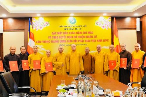 Văn phòng I Trung ương GHPGVN họp mặt đầu năm, trao quyết định nhân sự