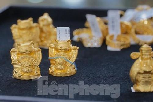 Rầm rập chốt đơn, đặt cọc mua mèo vàng tài lộc lấy vía Thần tài