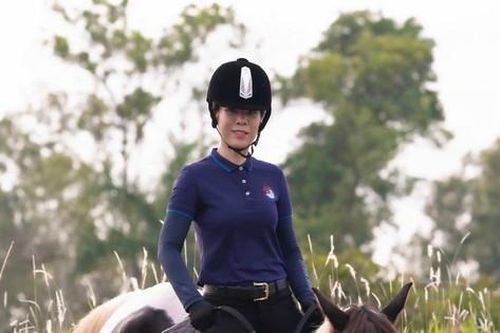 Giới trẻ trải nghiệm bộ môn thể thao 'quý tộc' cưỡi ngựa, bắn cung