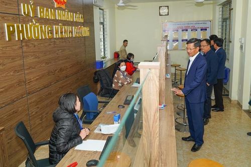Lãnh đạo Hải Phòng kiểm tra đột xuất việc chấp hành kỷ cương công vụ ngày làm việc đầu năm