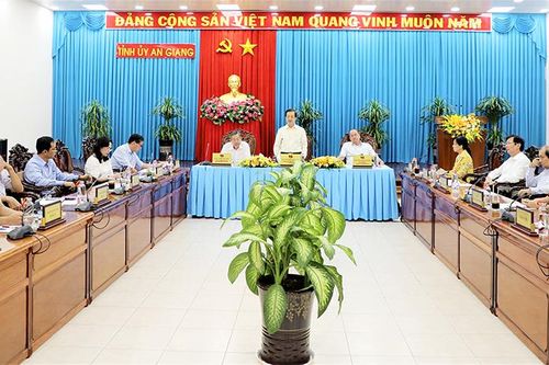 Thường trực Tỉnh ủy An Giang đánh giá tình hình tổ chức Tết Nguyên đán Quý Mão 2023
