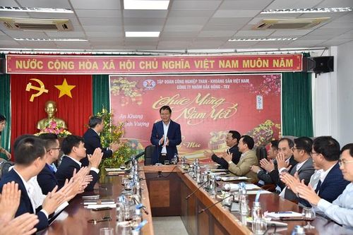 Công ty Nhôm Đắk Nông: Tiếp đón đoàn lãnh đạo tỉnh ủy Đắk Nông đến thăm và chúc Tết