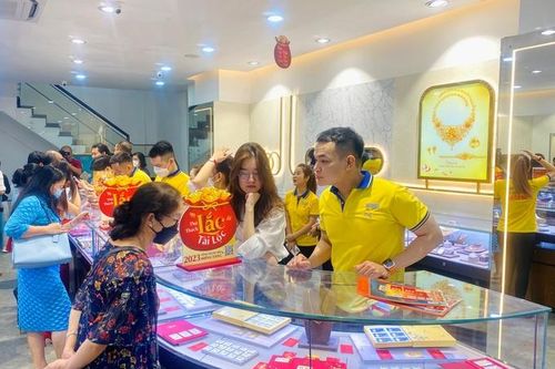 Tp.HCM: Doanh nghiệp mua hàng tỷ đồng trang sức trong ngày Thần Tài