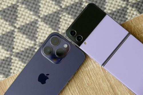 Cú ngược dòng của smartphone cao cấp
