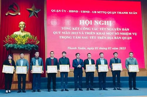 Quận Thanh Xuân: Khen thưởng 50 tập thể có thành tích dịp Tết Nguyên đán