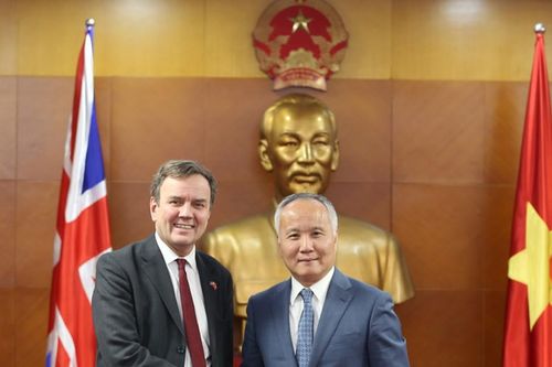 Quốc vụ khanh Thương mại Anh thăm Việt Nam để thúc đẩy việc gia nhập CPTPP