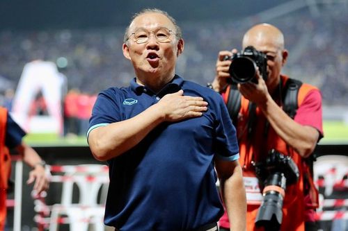 HLV Park Hang-seo: 1 ngày trước khi đến Việt Nam, tôi đã bị dọa 'xanh mắt mèo'