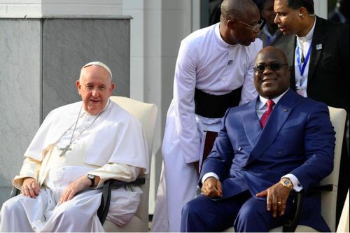 Giáo hoàng Francis lên án 'chất độc của lòng tham', kêu gọi các nước giàu 'buông tay khỏi châu Phi'