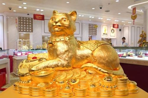 DOJI trưng bày bảo vật 'khủng' bằng vàng ròng ngày vía Thần Tài