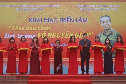 Khai mạc triển lãm 'Theo dấu chân Đại tướng Võ Nguyên Giáp'